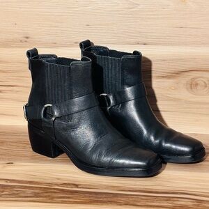 Sam Edelman BELLAMIE BOOTIE size 7.5